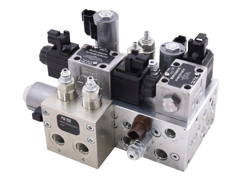 JLG Part # 1001270103 – Main Control Valve