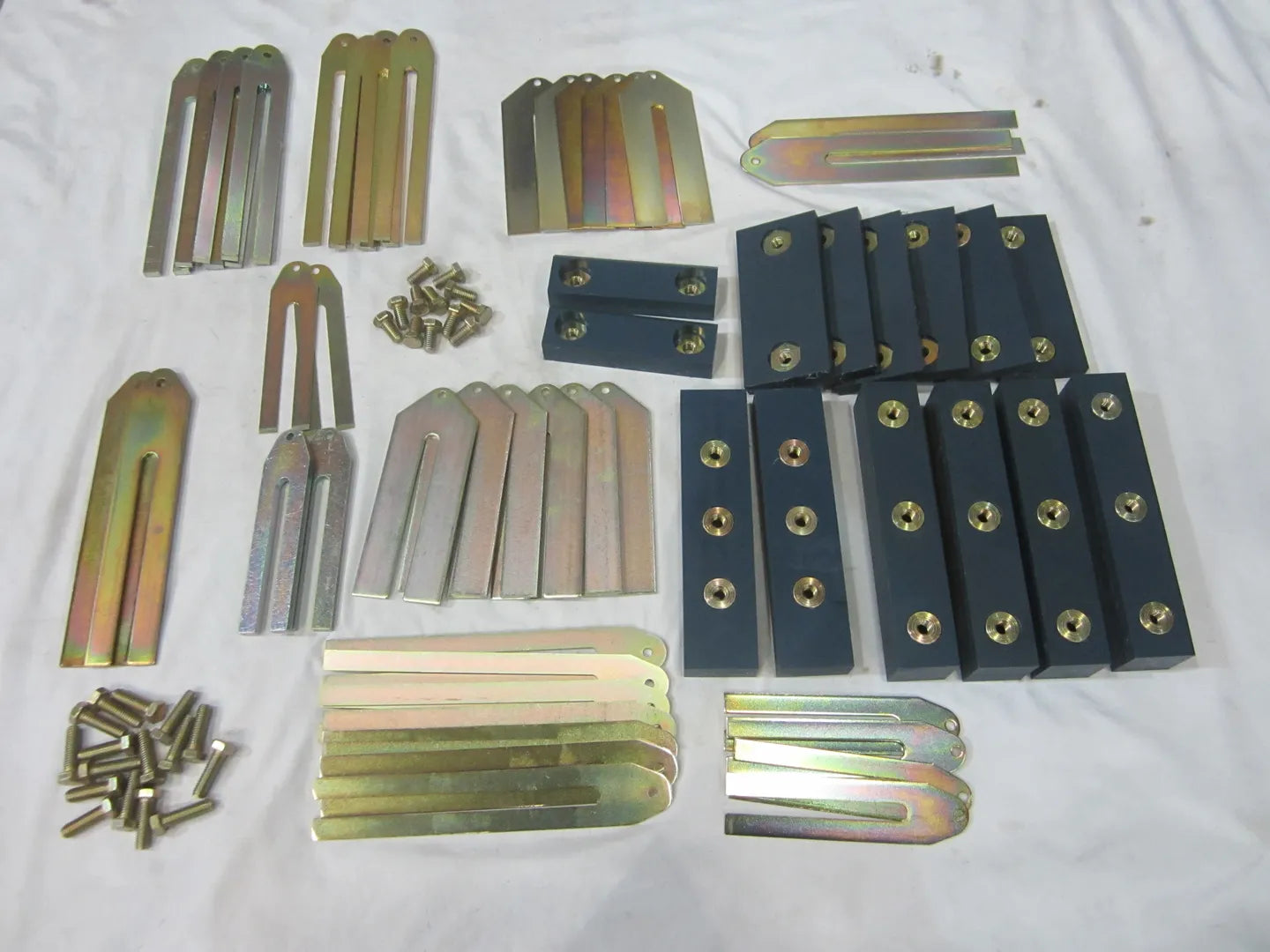 JLG Part # 2900881 – Wear Pad & Hardware Kit