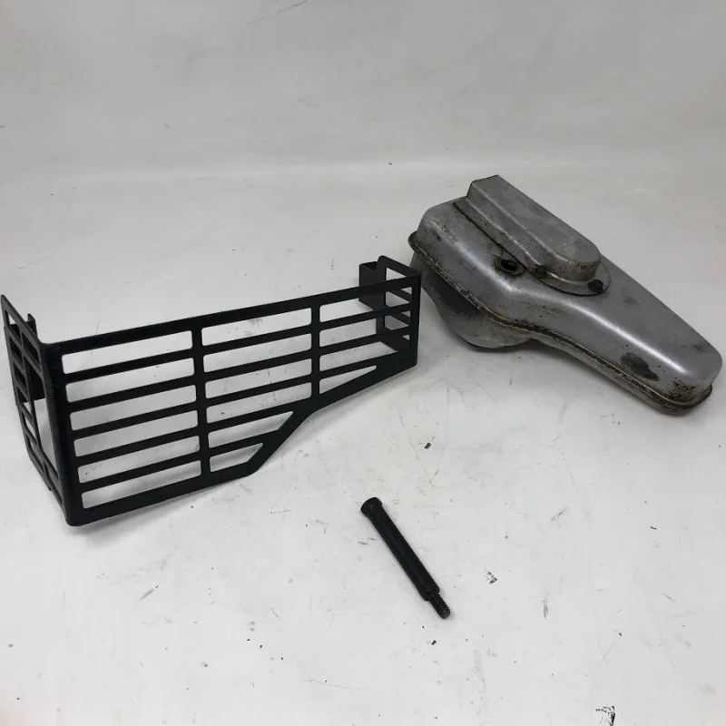 692038 Briggs & Stratton Muffler & Guard