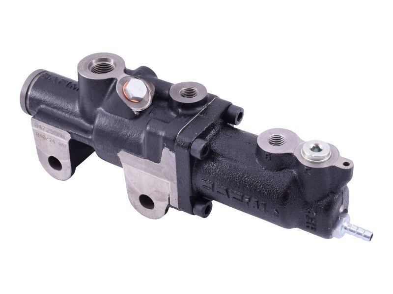 JLG Part # 70031216 – Master Cylinder